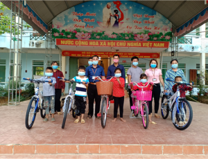 Trường Tiểu Học Cầu Ham trao tặng món quà ý nghĩa tiếp sức cho học sinh